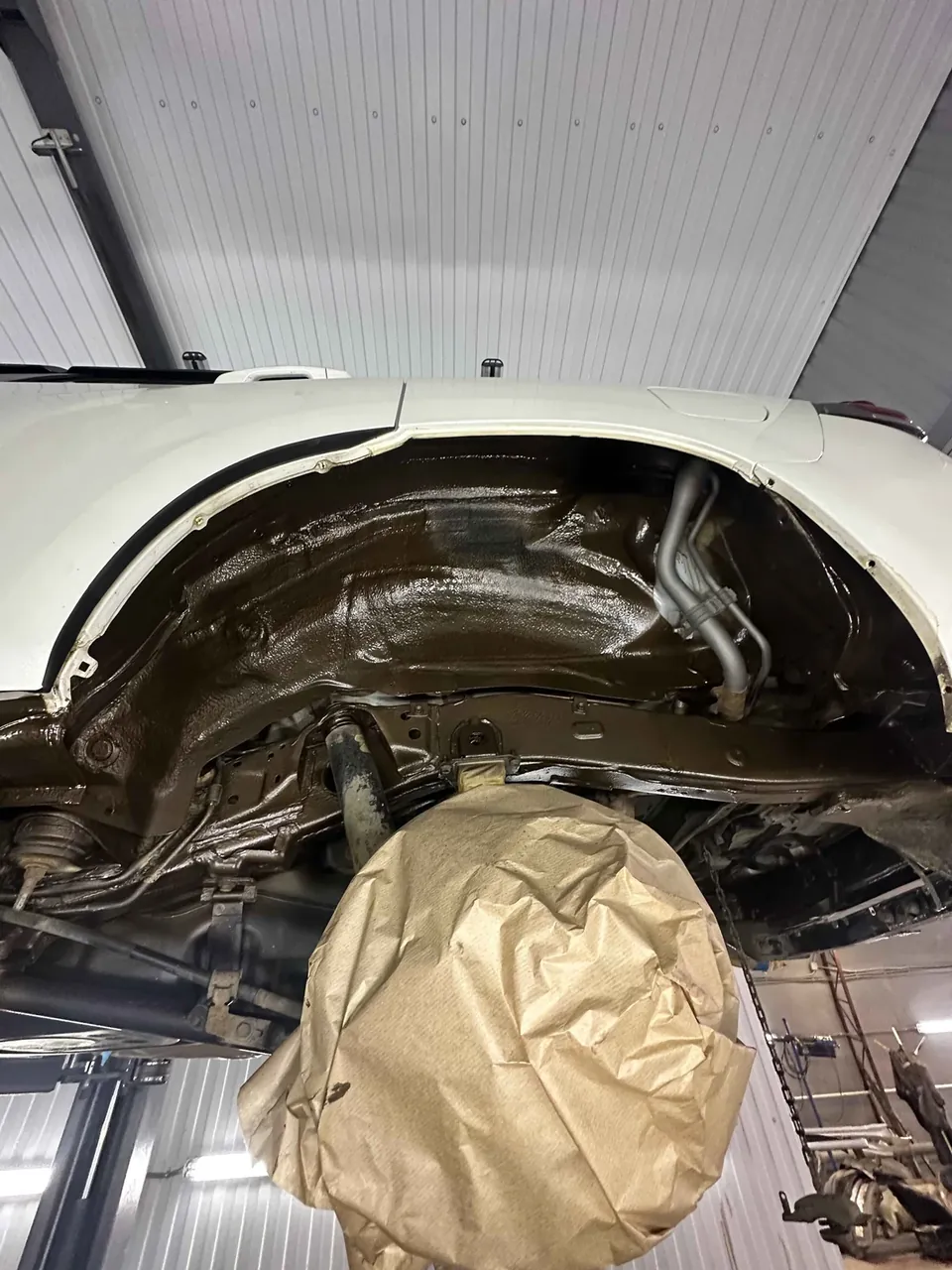 Готовая арка Toyota Prado после антикора - Антикоррозийная обработка Toyota Land Cruiser Prado материалами DINITROL